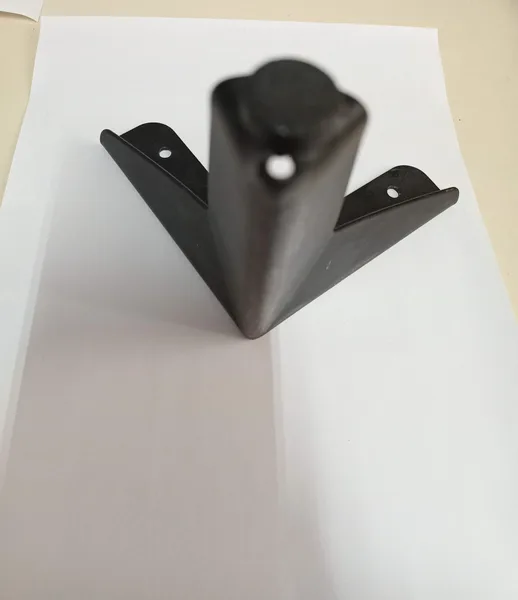 Pata p/mueble negra 150mm