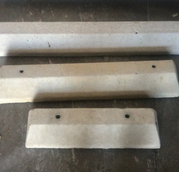 Tope de parqueo de hormigon 3.5x24"
