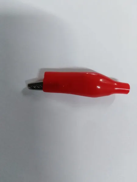 Pinza caiman mediana roja netcom