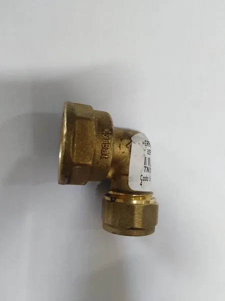 Codo Br Hembra 15x3/4